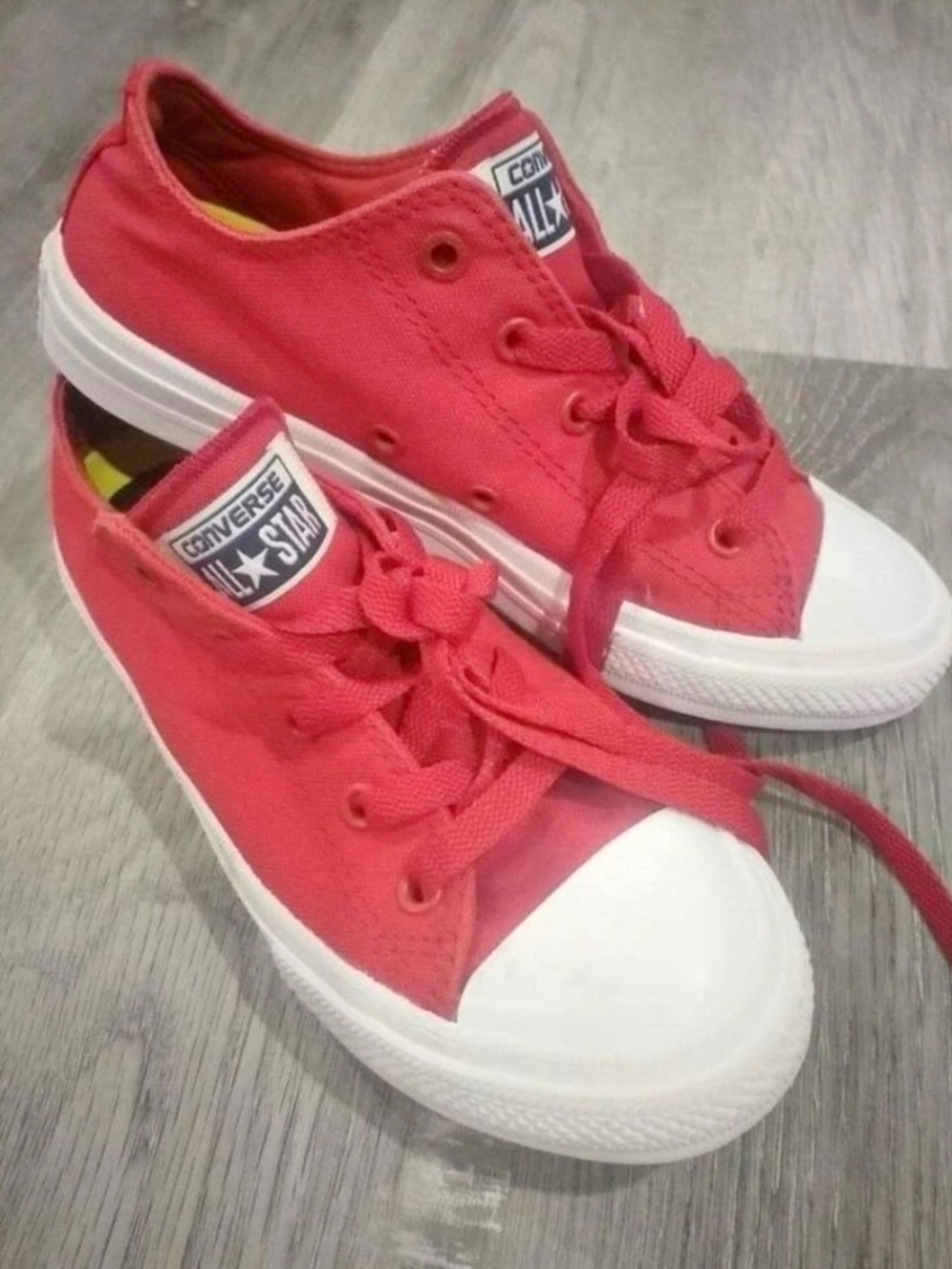 EUC: Converse All Star Red Canvas Shoes - Youth Size Kids US 2
